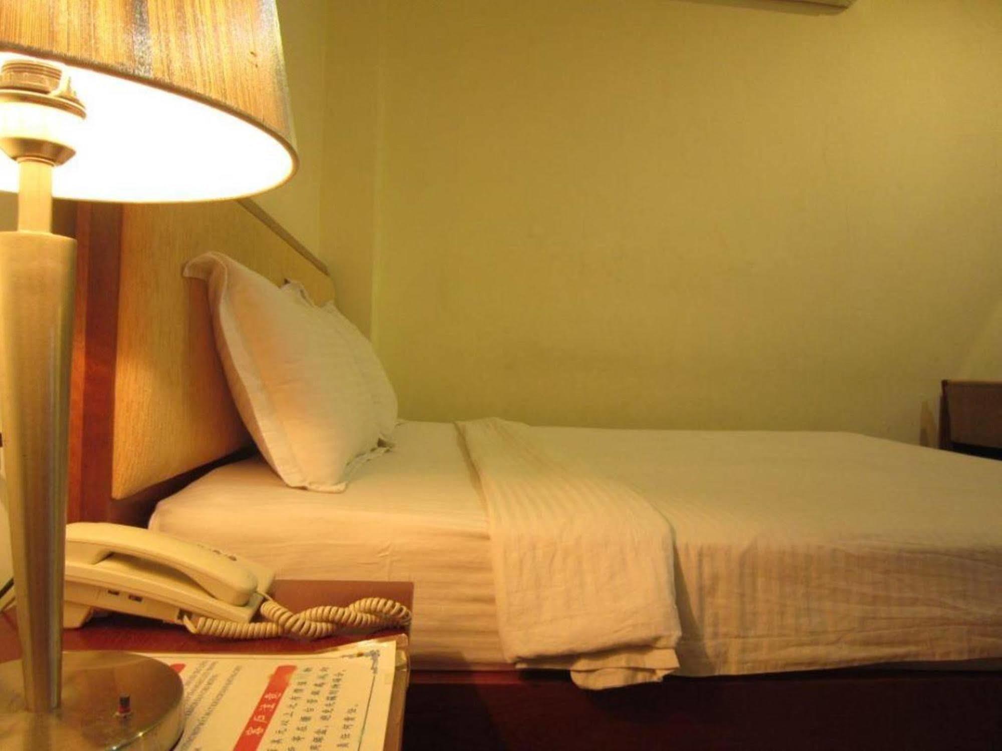 Reddoorz Ruby Star Hotel Truong Dinh Cidade de Ho Chi Minh Exterior foto