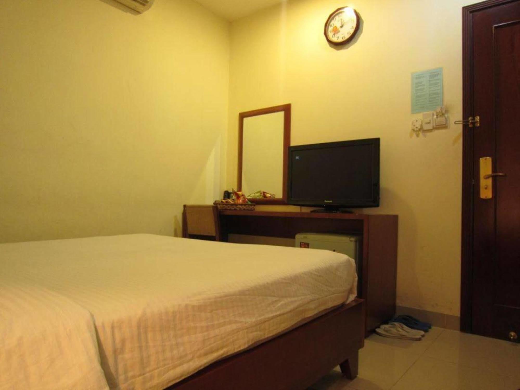 Reddoorz Ruby Star Hotel Truong Dinh Cidade de Ho Chi Minh Exterior foto